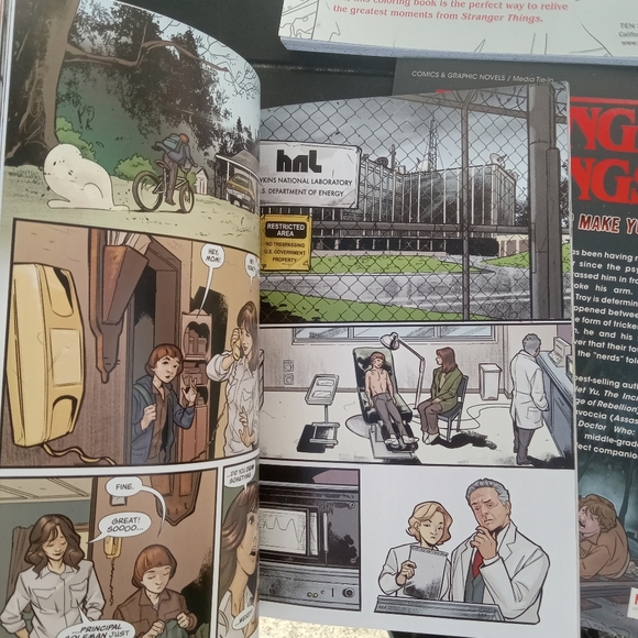 Netflix Stranger Things Graphic Novel 3 Book Boxedset + Official Coloring Book - Picture 5 of 7